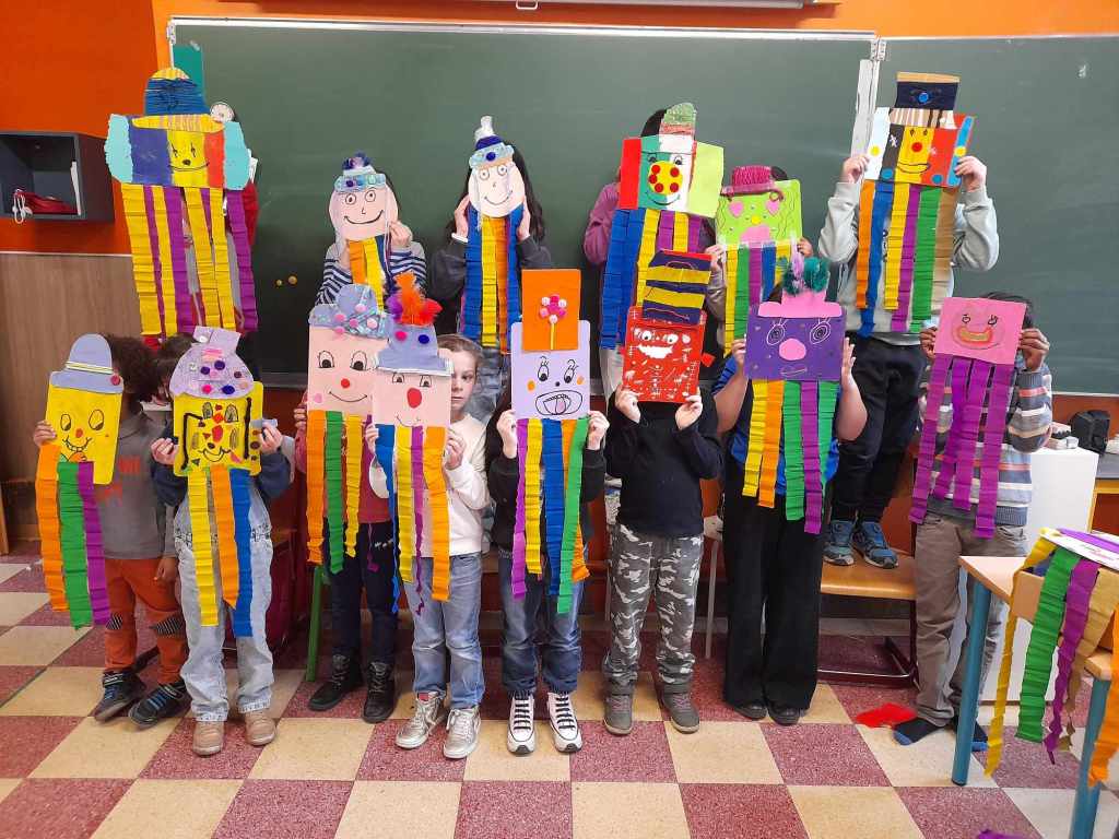 Peut être une image de 6 personnes