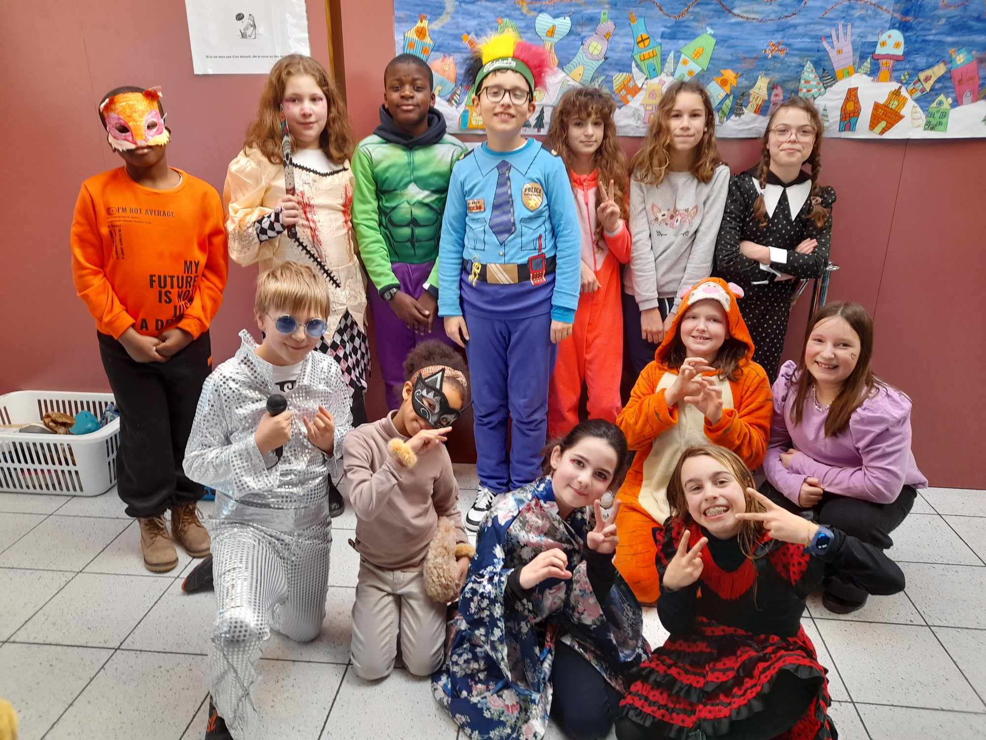 Peut être une image de 12 personnes