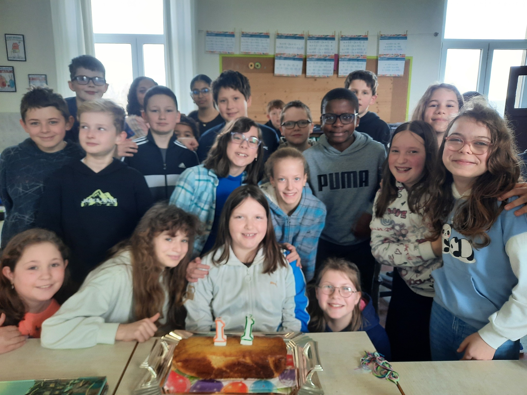 Peut être une image de 14 personnes