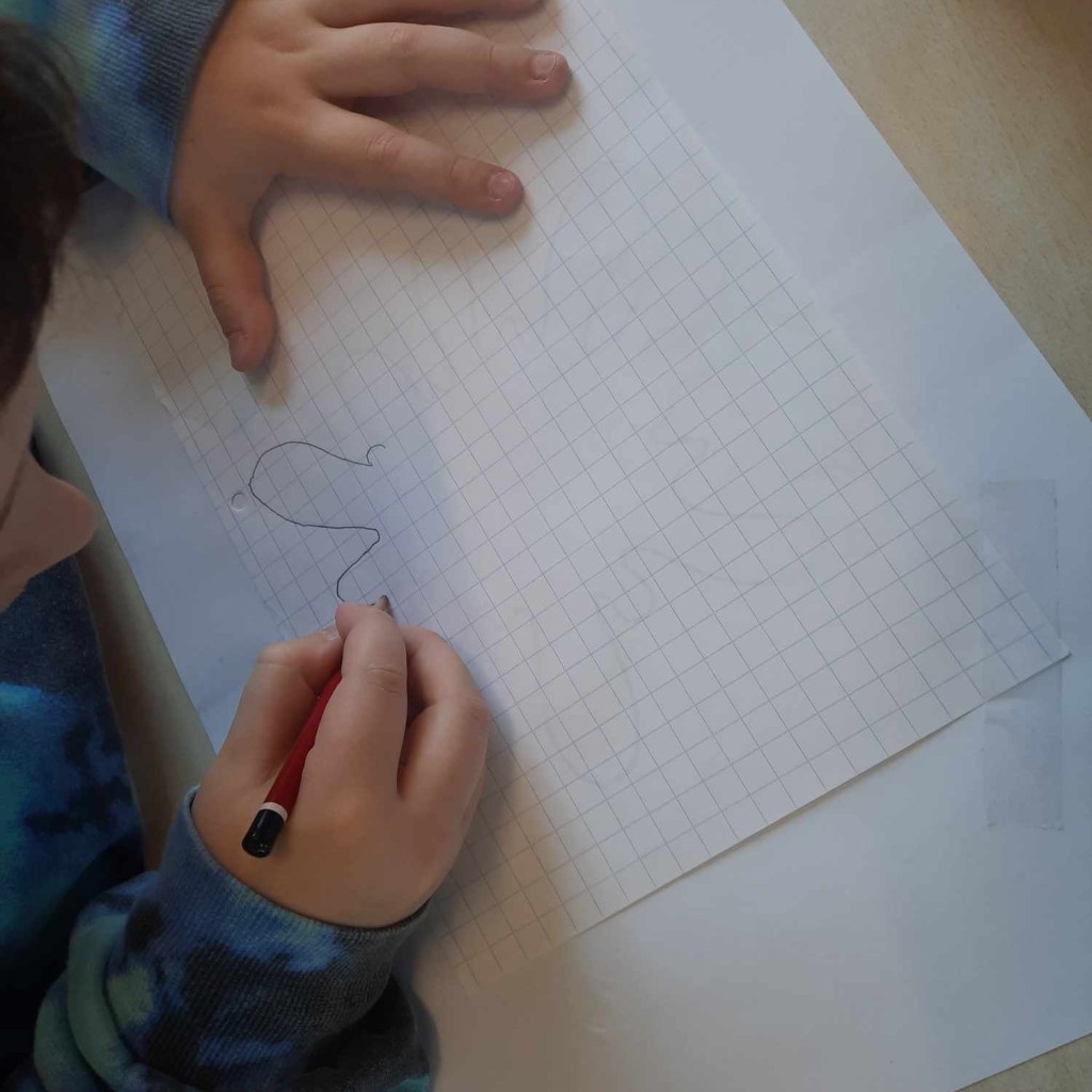 Peut être une image de 1 personne et étudier